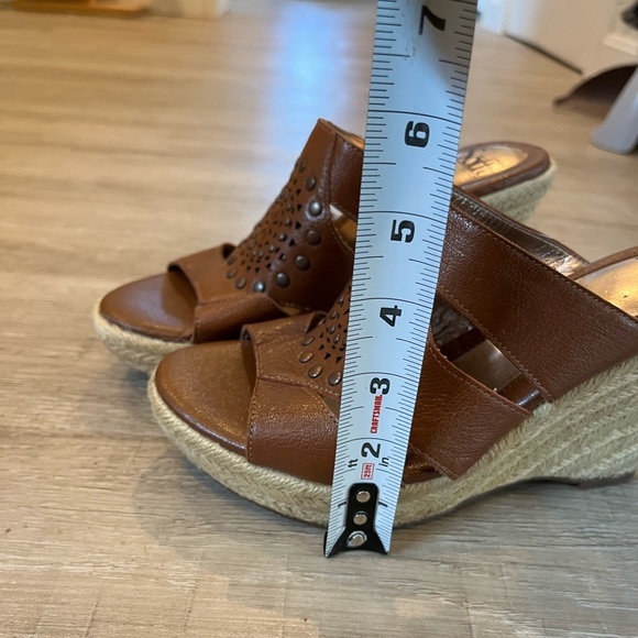Updated! - Sofft Brown Wedges Sandals 7.5 Medium Leather Upper - Picture 15 of 15